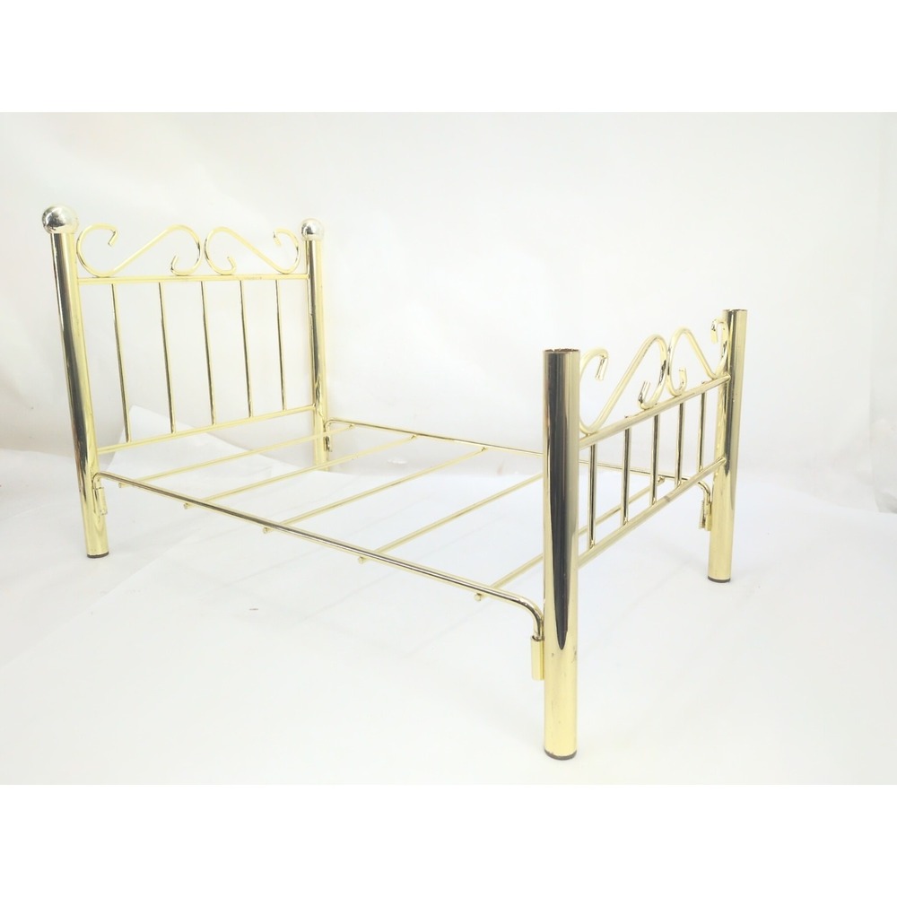 Pleasant company American Girl Doll Samantha's Victorian Brass Bed